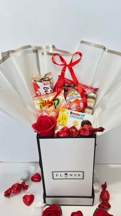 מארז שוקולדים אדום